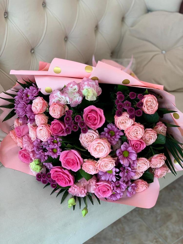 Букет цветов из: Хризантемы, Розы и Лизиантусы в Минеральных водах