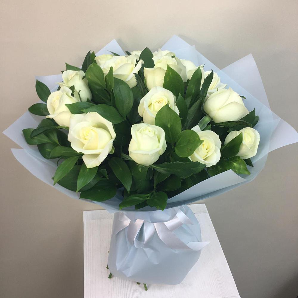 Букет 15 Белых роз Проуд в Минеральных водах