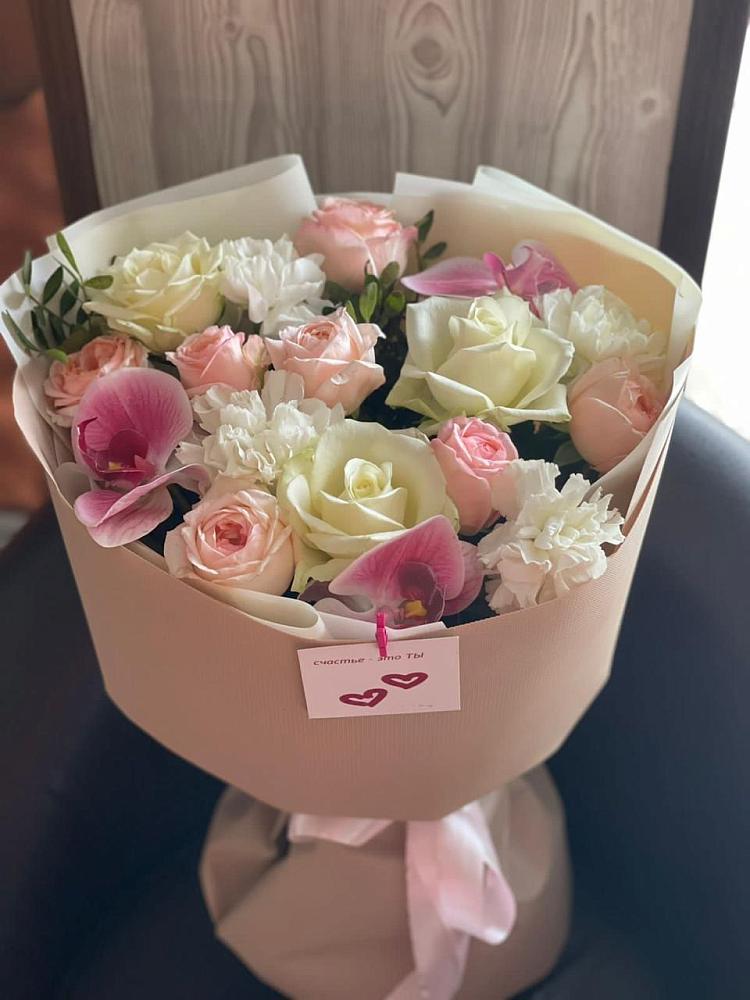 Букет цветов из: Орхидеи, Розы и Гвоздики в Минеральных водах