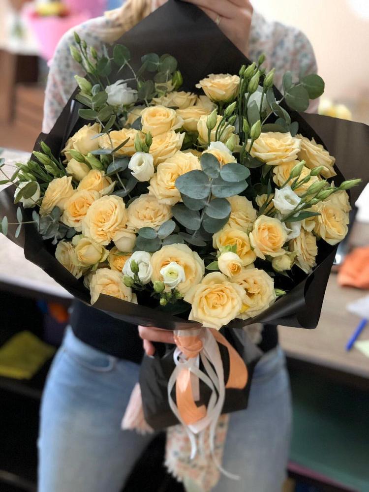 Букет цветов из: Розы и Лизиантусы в Минеральных водах