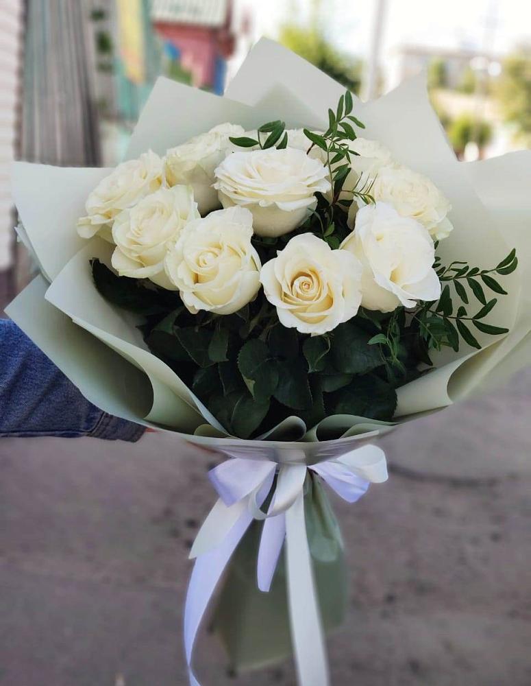 Букет Белые розы Проуд в Минеральных водах