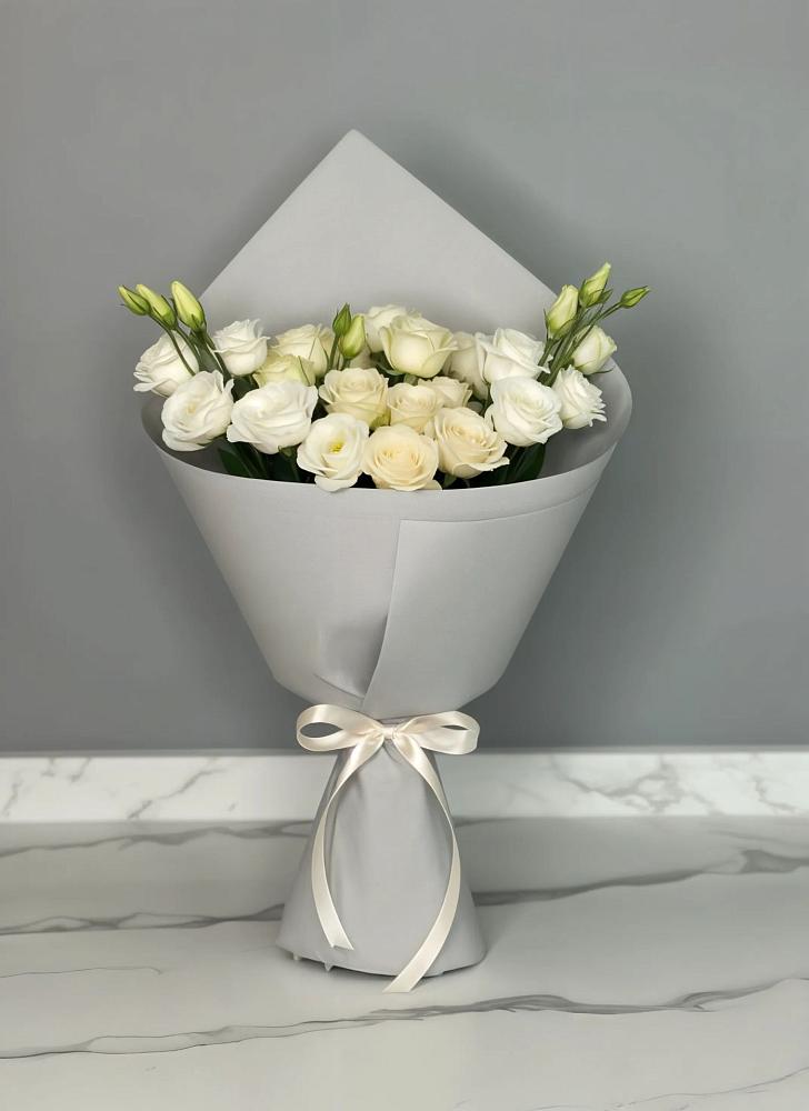 Букет цветов из: Розы и Лизиантусы в Минеральных водах