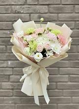 Букет цветов из:  Гвоздики, Розы, Лизиантусы и Хризантемы в Минеральных водах