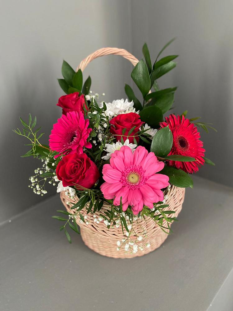 Цветочная композиция из Розы, Хризантемы и Герберы в корзине в Минеральных водах