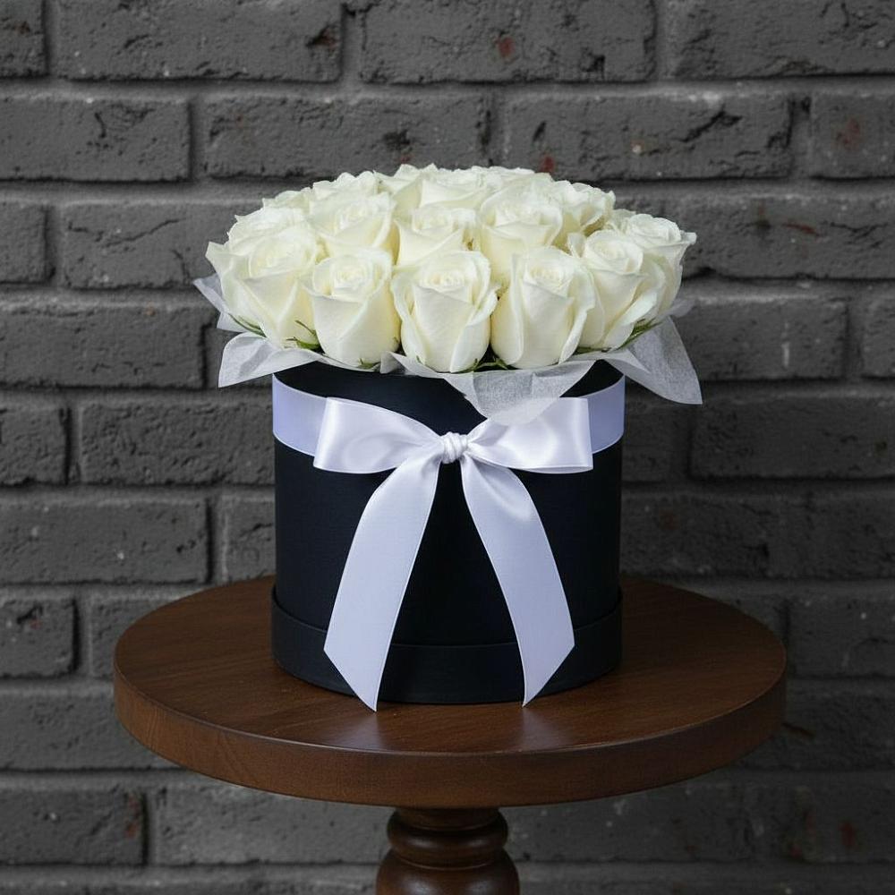 Цветочная композиция из Розы в шляпной коробке в Минеральных водах