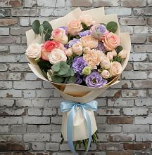 Букет цветов из:  Розы, Лизиантусы и Гвоздики в Минеральных водах
