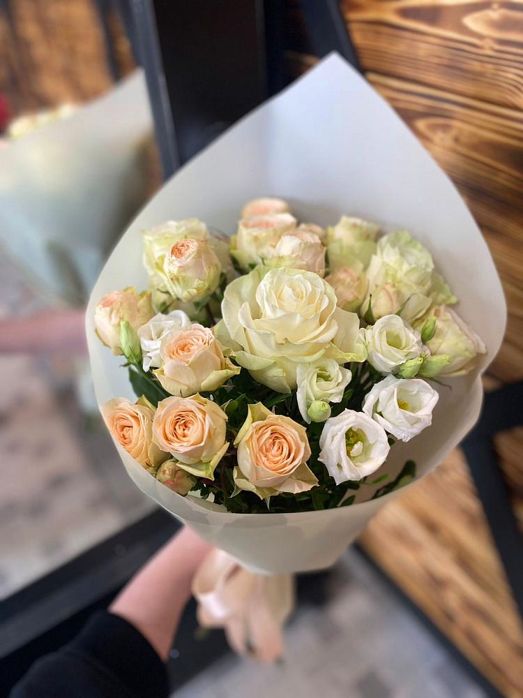 Букет цветов из: Розы и Лизиантусы в Минеральных водах